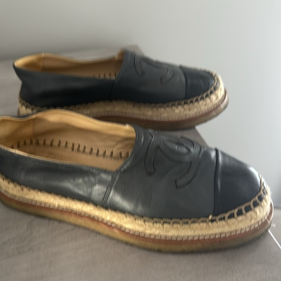 Authentic shoes - Picture 2 of 6